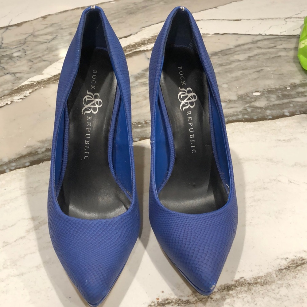Electric blue pumps